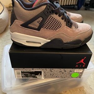 Retro Jordan 4